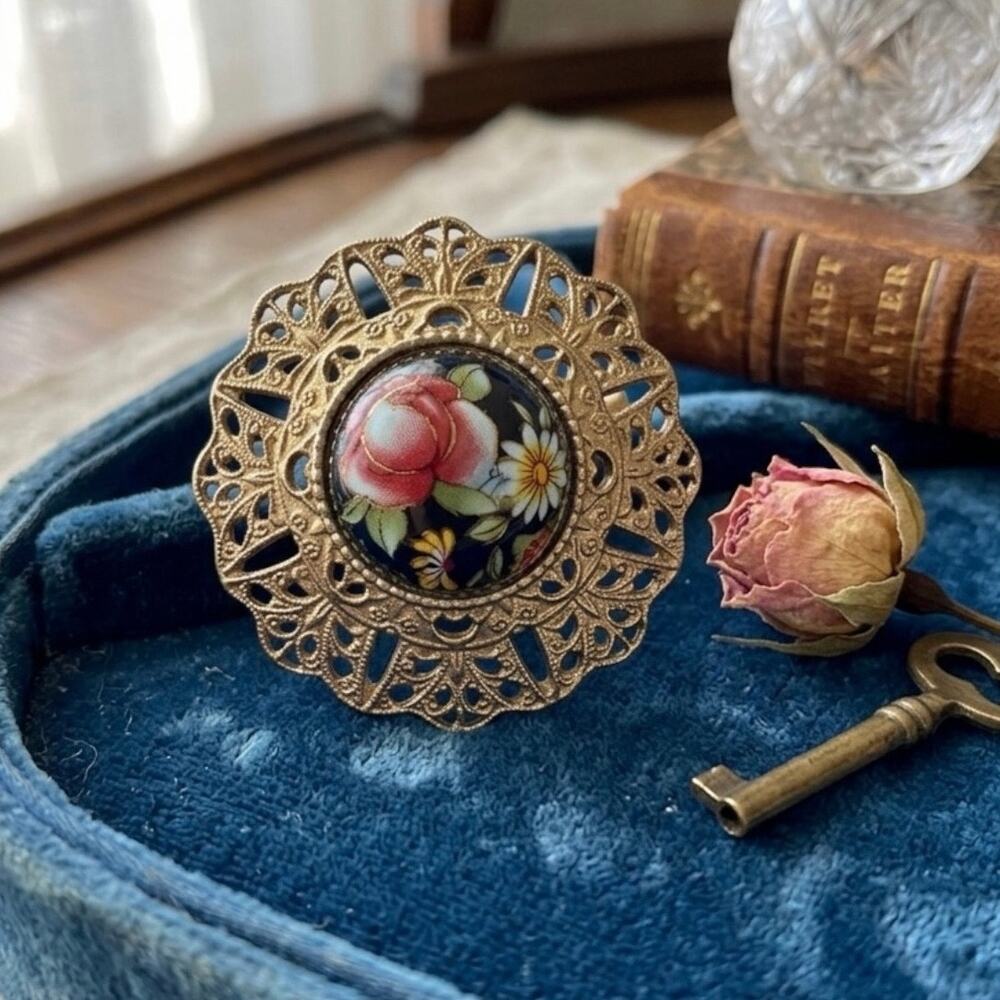 Vintage Floral Filigree Brooch